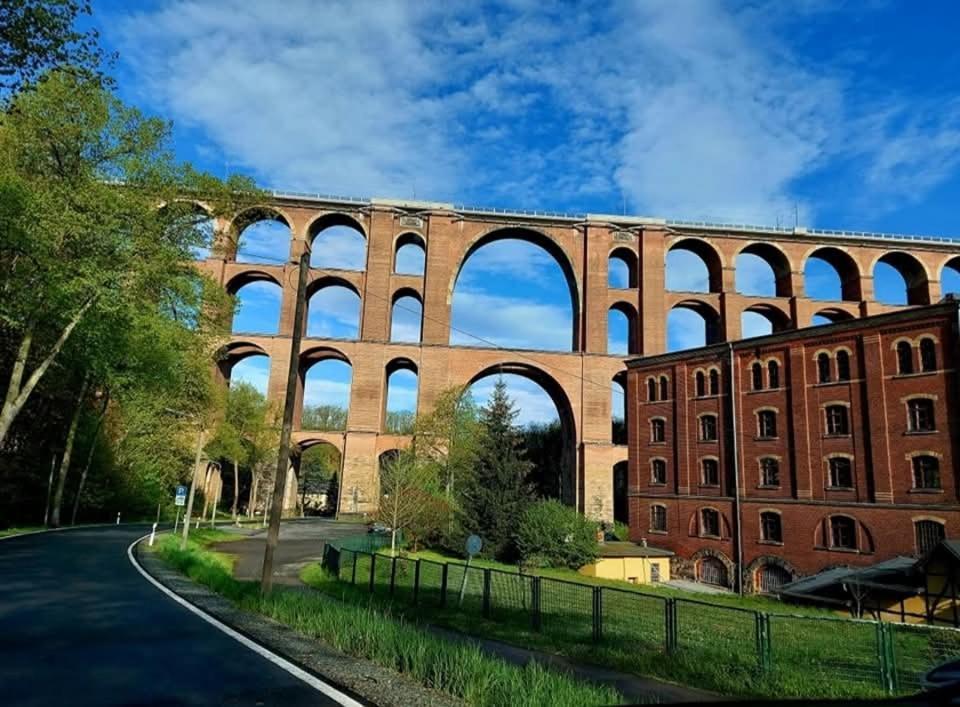 Ferienwohnung "Blick Mylau" - Naehe Freizeitpark Plohn & Weltgroesster Ziegelsteinbruecke Reichenbach im Vogtland Exterior photo